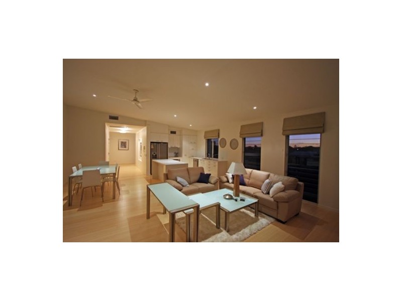 3/541 Esplanade, Urangan QLD 4655
