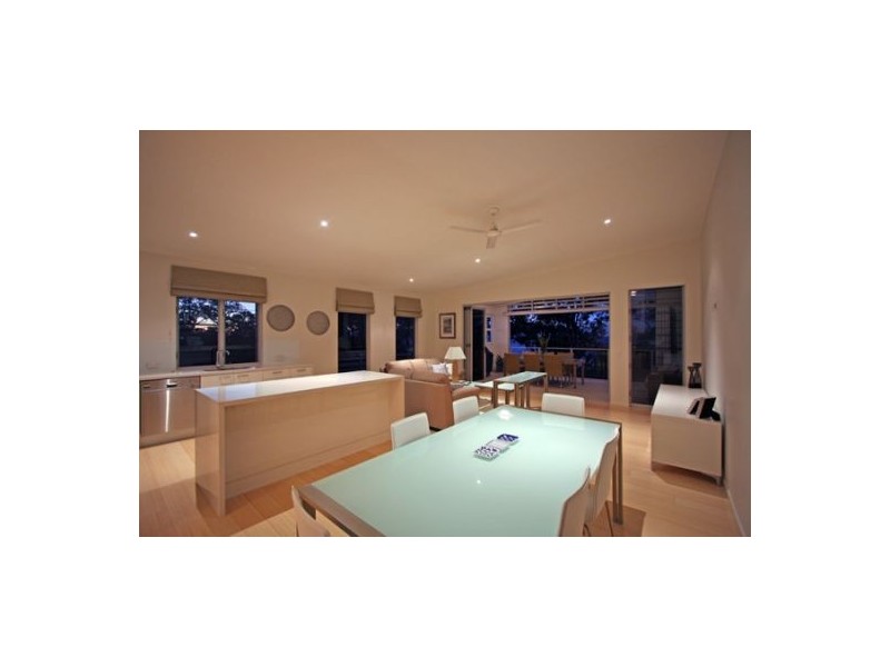 3/541 Esplanade, Urangan QLD 4655