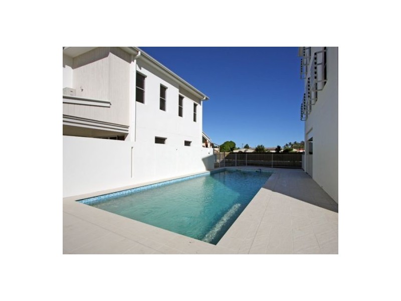 3/541 Esplanade, Urangan QLD 4655