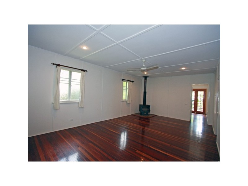 21 Hansen Street, Urangan QLD 4655