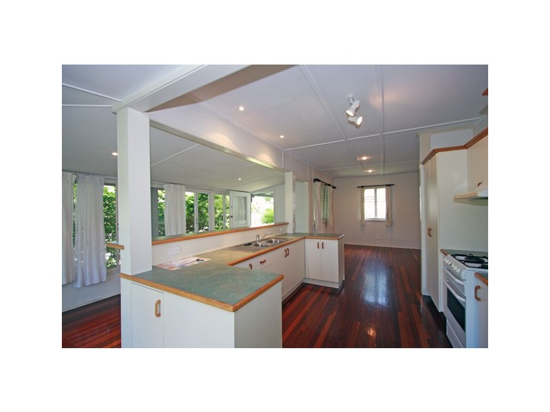 21 Hansen Street, Urangan QLD 4655