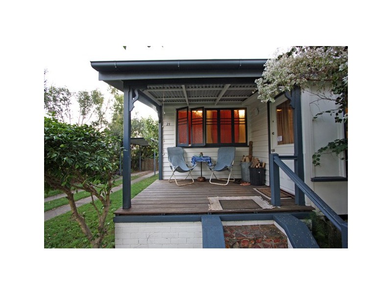 21 Hansen Street, Urangan QLD 4655