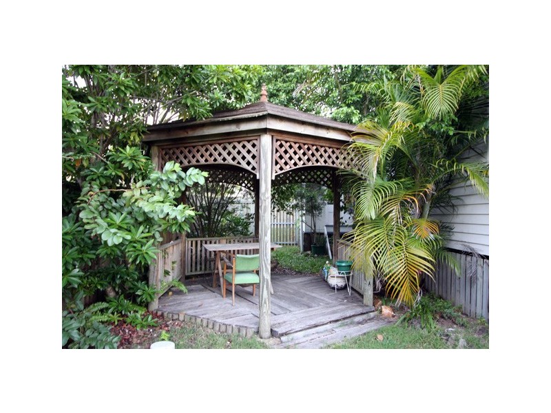 21 Hansen Street, Urangan QLD 4655