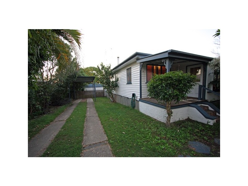 21 Hansen Street, Urangan QLD 4655