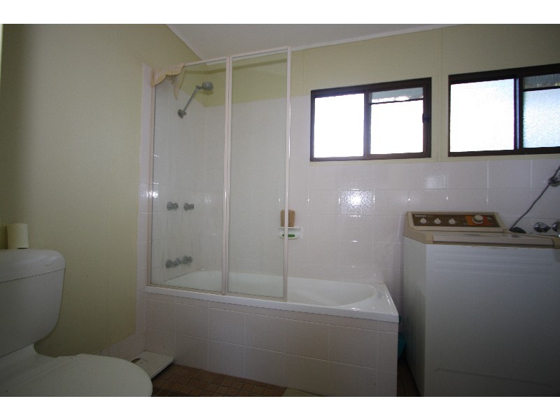 71 Limpus Street, Urangan QLD 4655