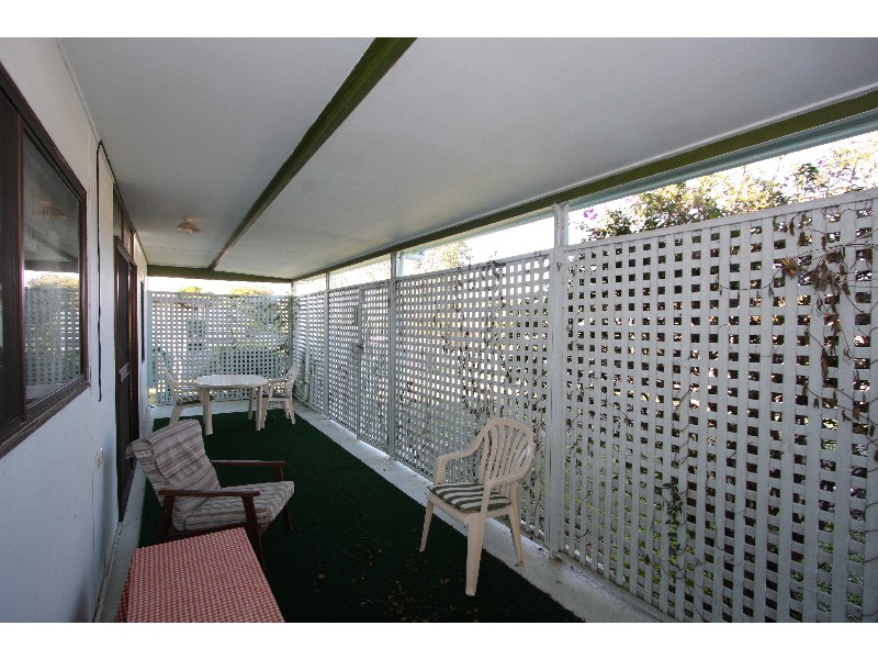 71 Limpus Street, Urangan QLD 4655