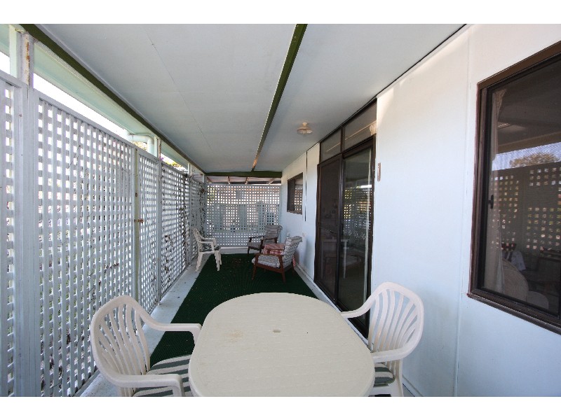 71 Limpus Street, Urangan QLD 4655