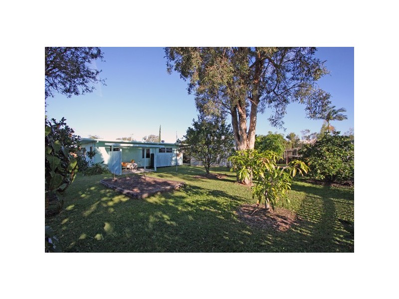 71 Limpus Street, Urangan QLD 4655