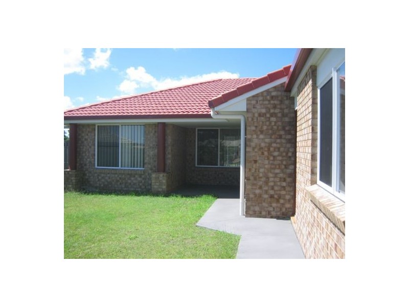 30 Topaz Circuit, Urangan QLD 4655