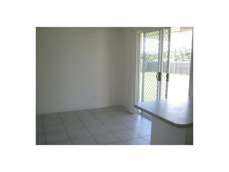 30 Topaz Circuit, Urangan QLD 4655