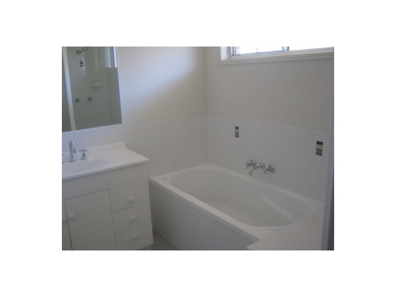 30 Topaz Circuit, Urangan QLD 4655