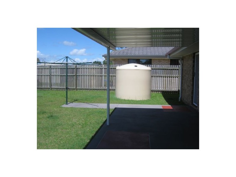 30 Topaz Circuit, Urangan QLD 4655