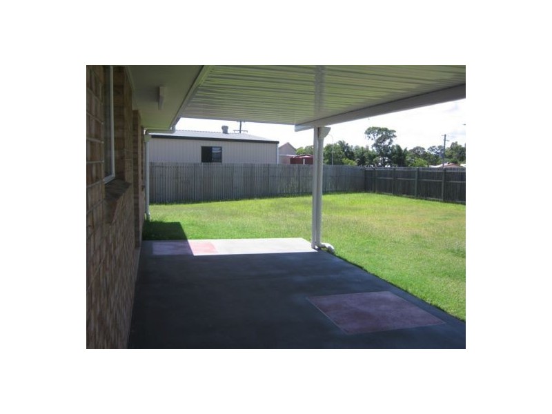 30 Topaz Circuit, Urangan QLD 4655