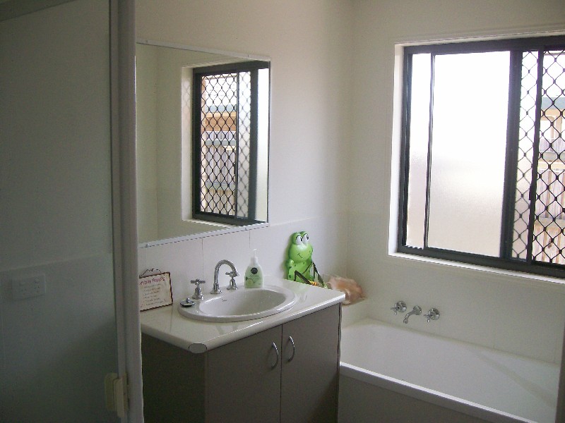 79 North Street, Point Vernon QLD 4655