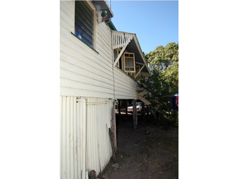 37 King Street, Urangan QLD 4655