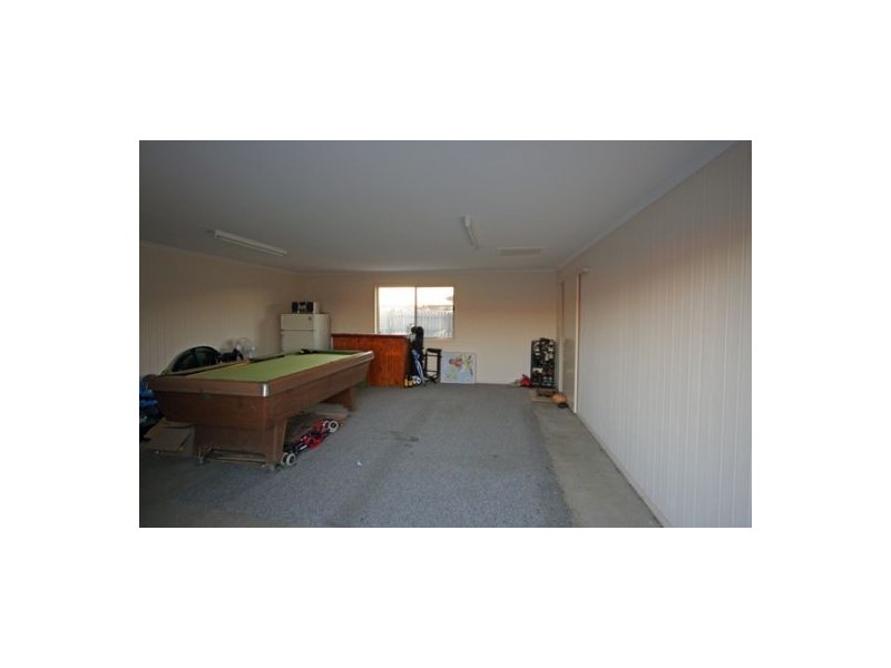 4 Manfred Way, Point Vernon QLD 4655