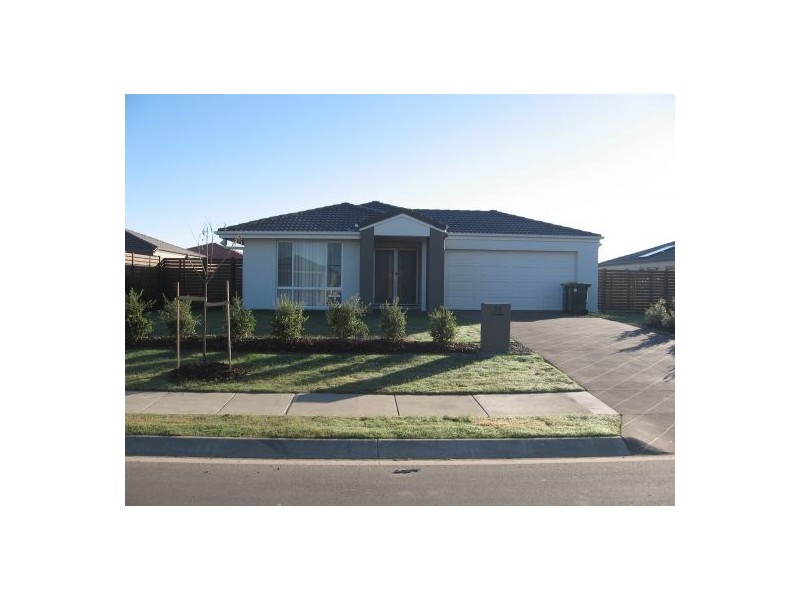 51 Lady Penrhyn Drive, Eli Waters QLD 4655