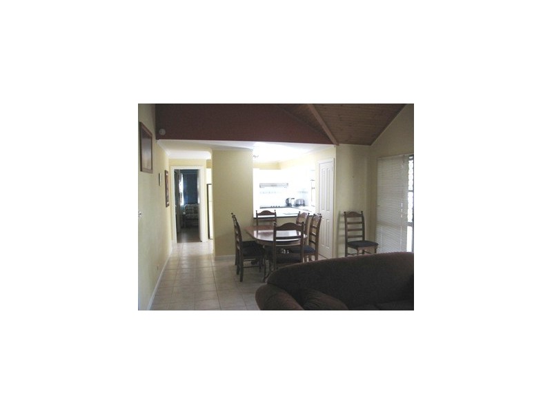 1/415 Boat Harbour Drive, Torquay QLD 4655