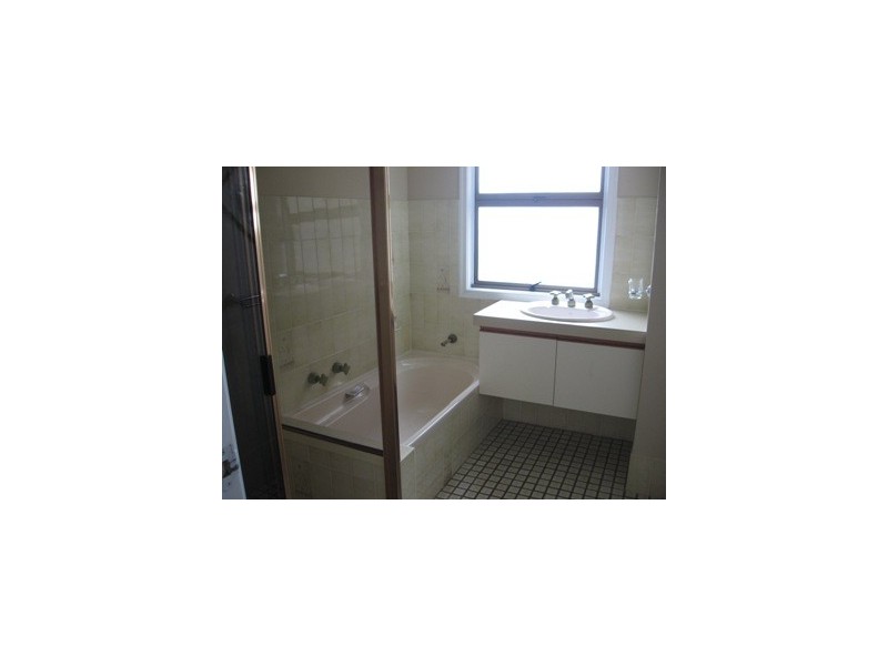 1/415 Boat Harbour Drive, Torquay QLD 4655