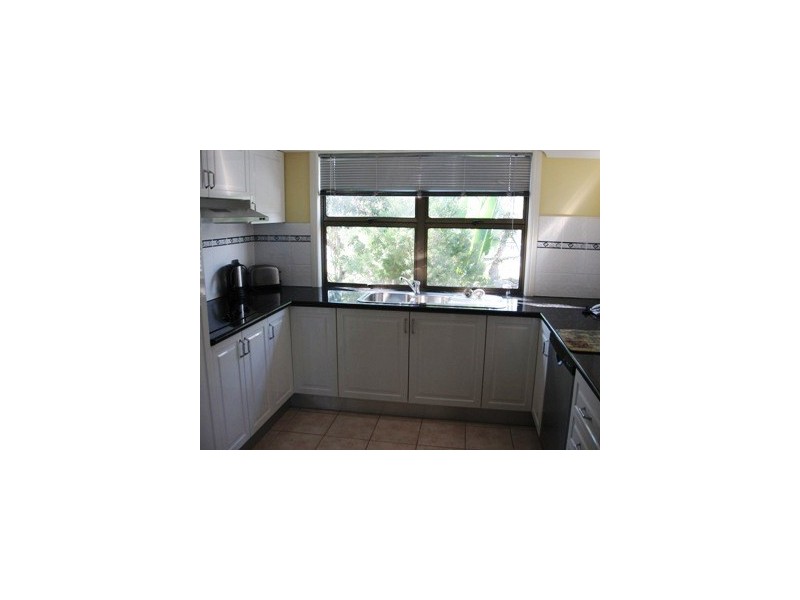 1/415 Boat Harbour Drive, Torquay QLD 4655