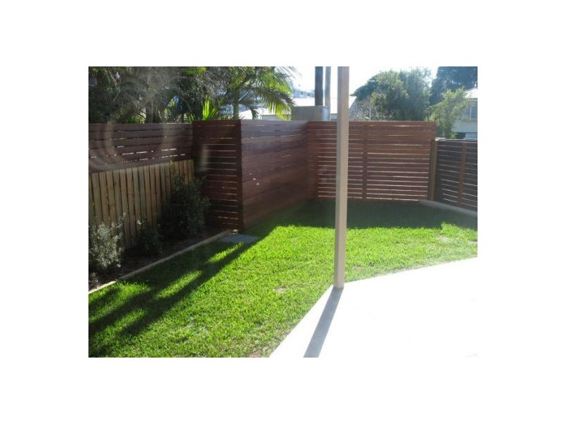 1/31 King Street, Urangan QLD 4655