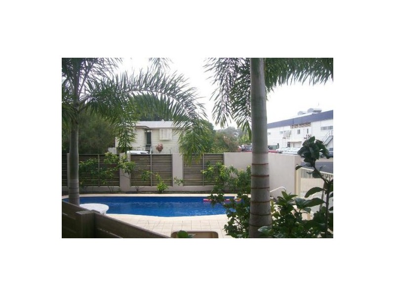 1/31 King Street, Urangan QLD 4655