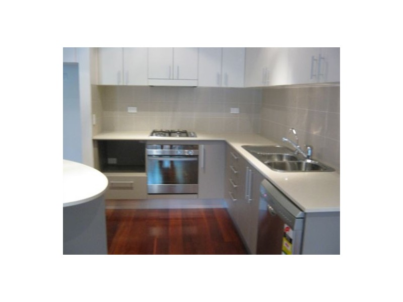 2/31 King Street, Urangan QLD 4655