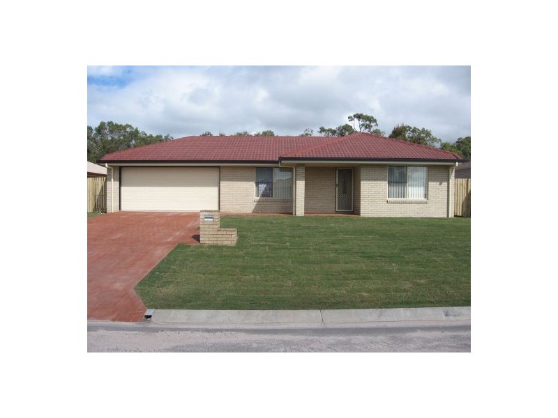 36 Topaz Circuit, Urangan QLD 4655