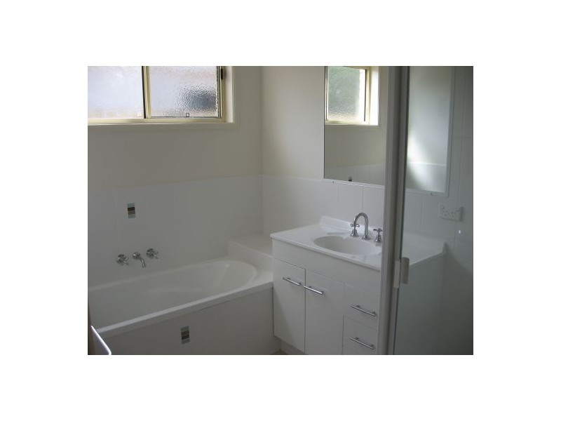 36 Topaz Circuit, Urangan QLD 4655