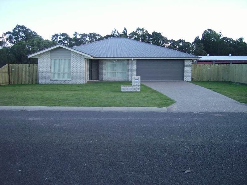 9 Lakes Bvd, Burrum Heads QLD 4659