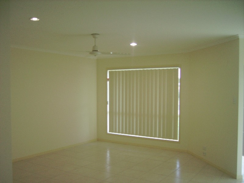 9 Lakes Bvd, Burrum Heads QLD 4659