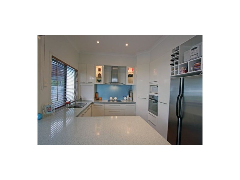 537 Esplanade, Urangan QLD 4655