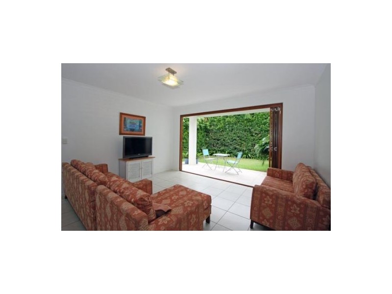 537 Esplanade, Urangan QLD 4655