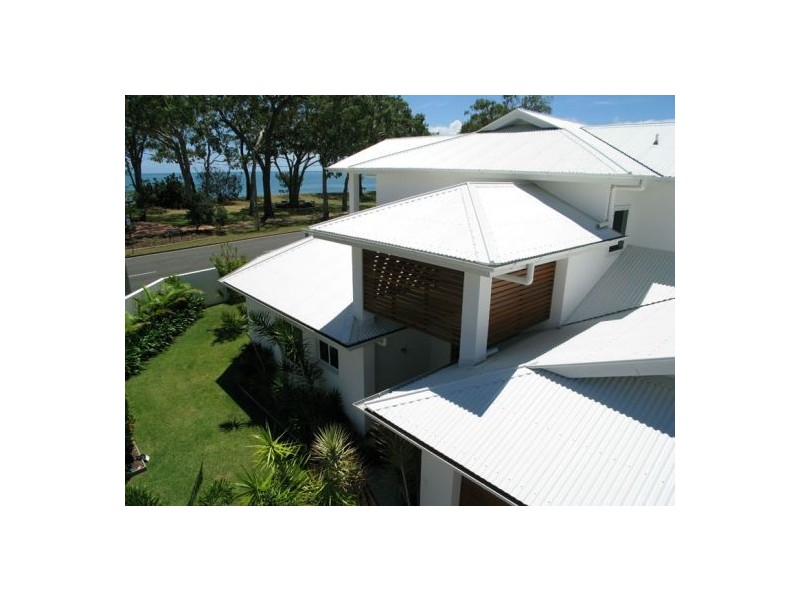 537 Esplanade, Urangan QLD 4655
