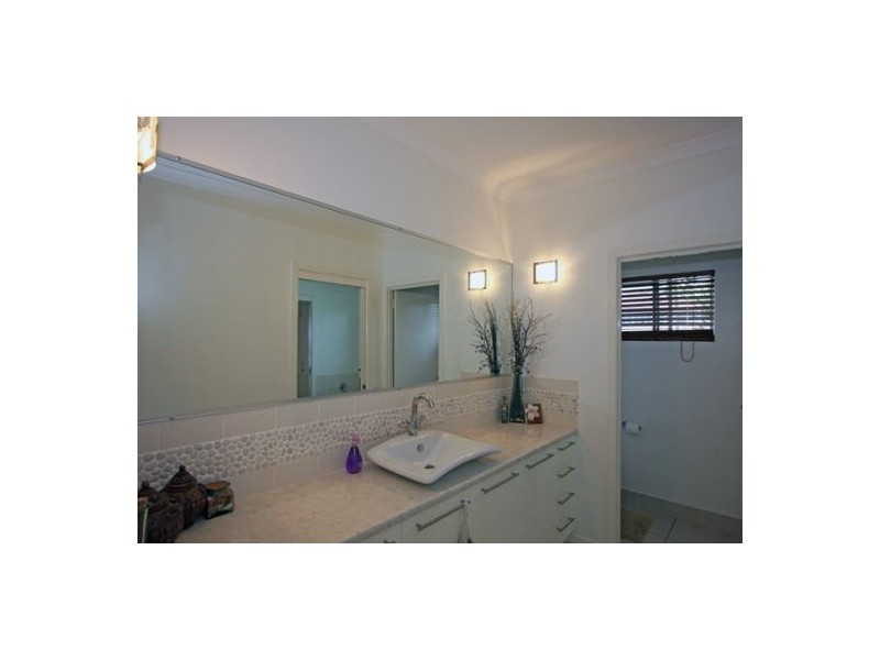 537 Esplanade, Urangan QLD 4655