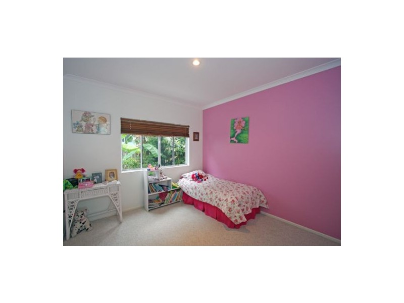 537 Esplanade, Urangan QLD 4655