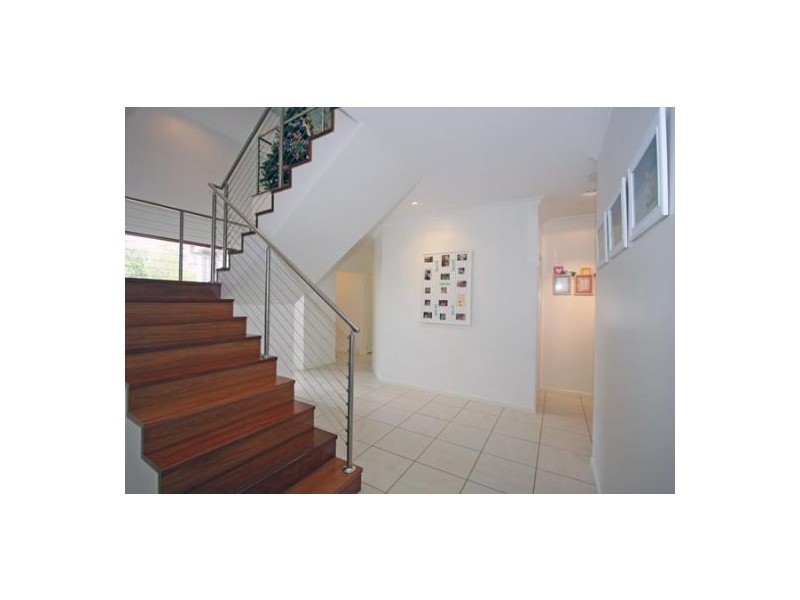 537 Esplanade, Urangan QLD 4655