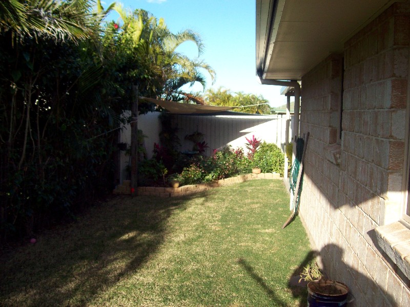 46 Moolyyir Street, Urangan QLD 4655
