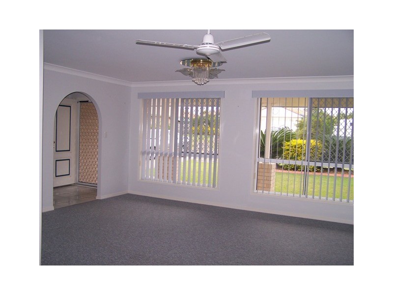 15 Heather Way, Urraween QLD 4655