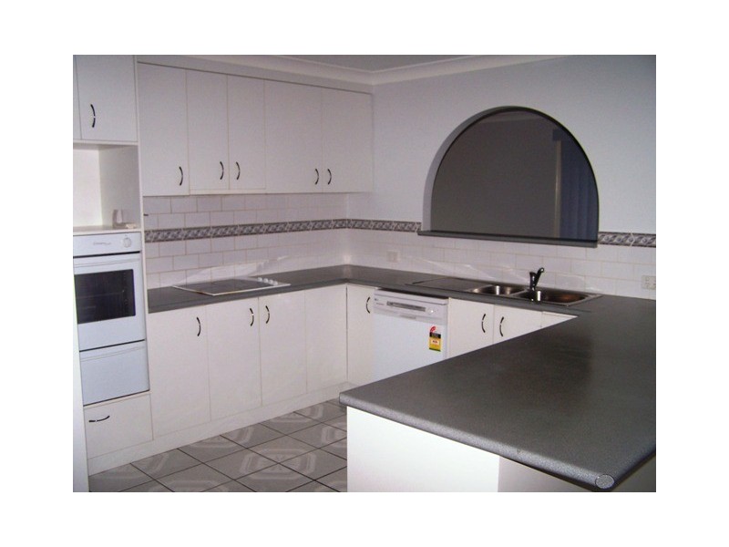 15 Heather Way, Urraween QLD 4655