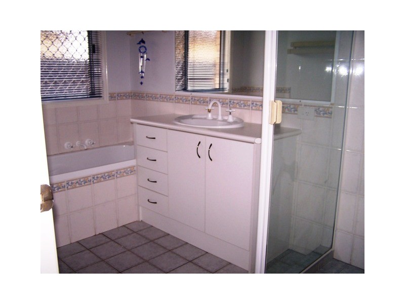 15 Heather Way, Urraween QLD 4655