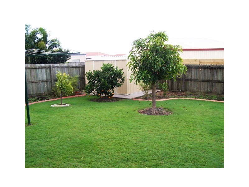 15 Heather Way, Urraween QLD 4655