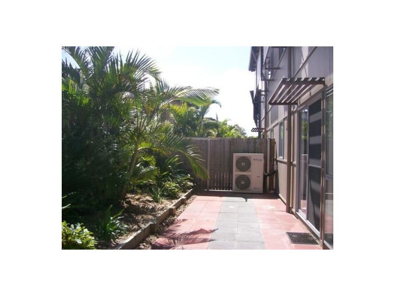 41/80 Moolyyir Street, Urangan QLD 4655