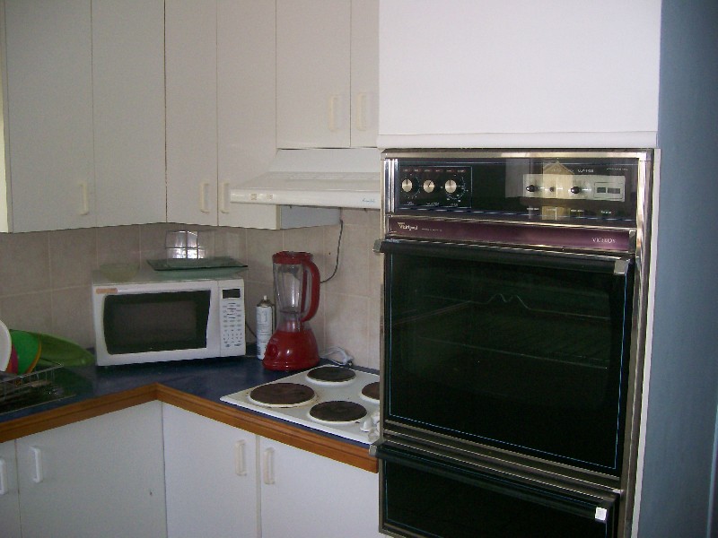 24 Kent Street, Urangan QLD 4655