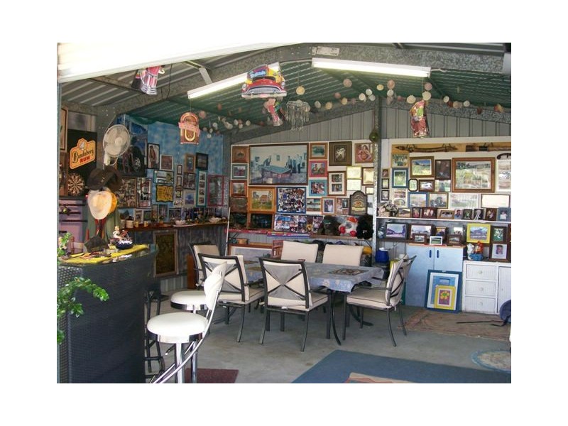 216 Pulgul Street, Urangan QLD 4655