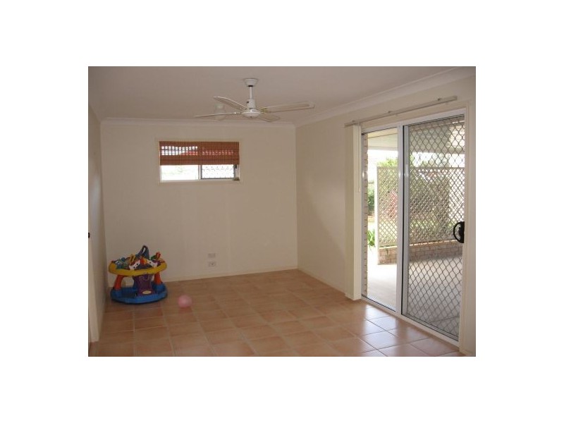 7 Sonder Street, Urangan QLD 4655