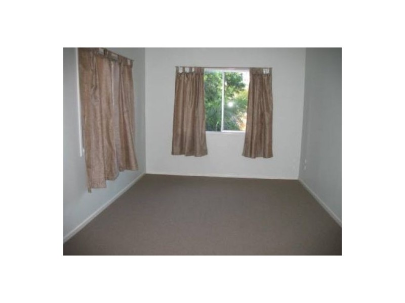 Unit 4/7 Gossner Street, Scarness QLD 4655