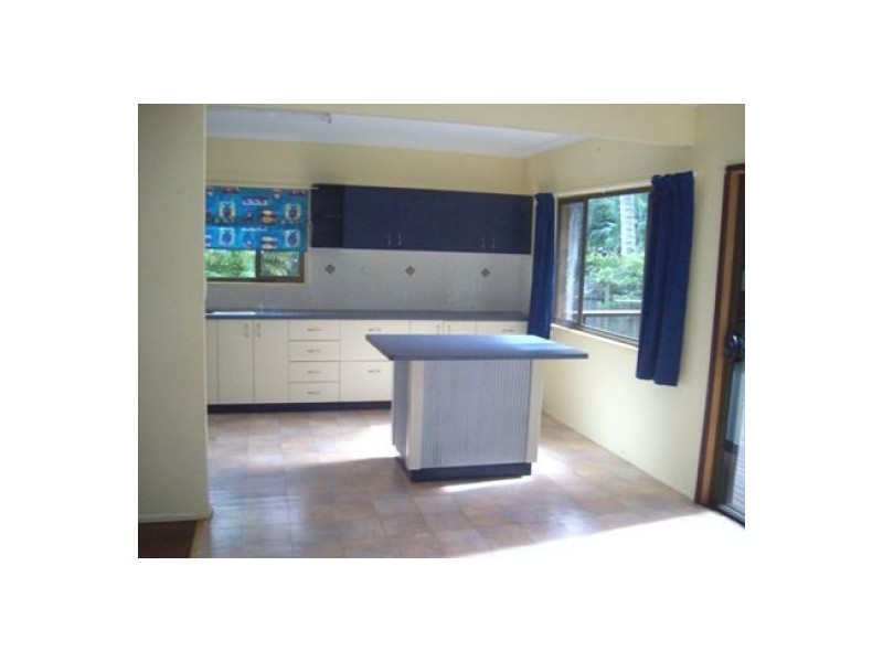 42 Kingfisher Parade, Toogoom QLD 4655