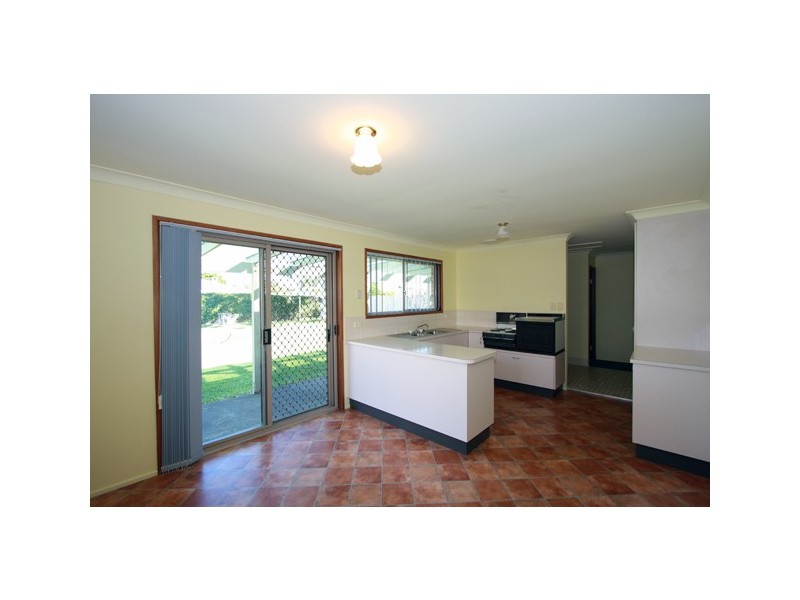 95 Cunningham St, Urangan QLD 4655