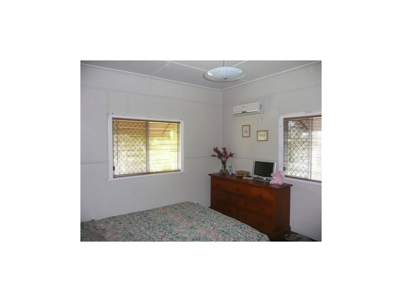 Point Vernon QLD 4655